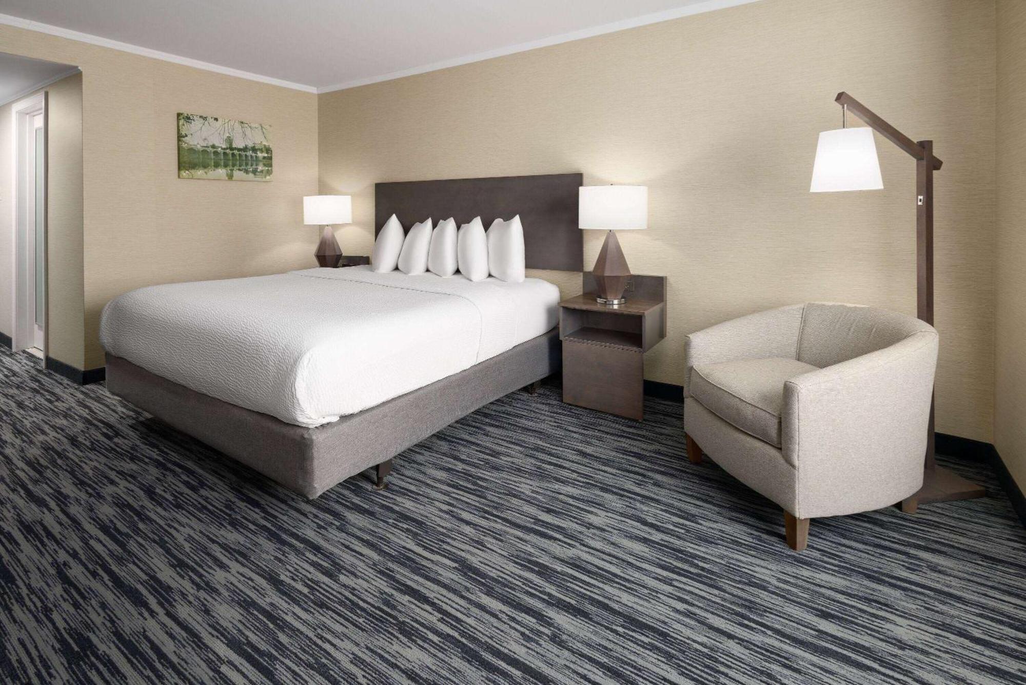 Penn Harris Hotel Harrisburg, Trademark By Wyndham Dış mekan fotoğraf